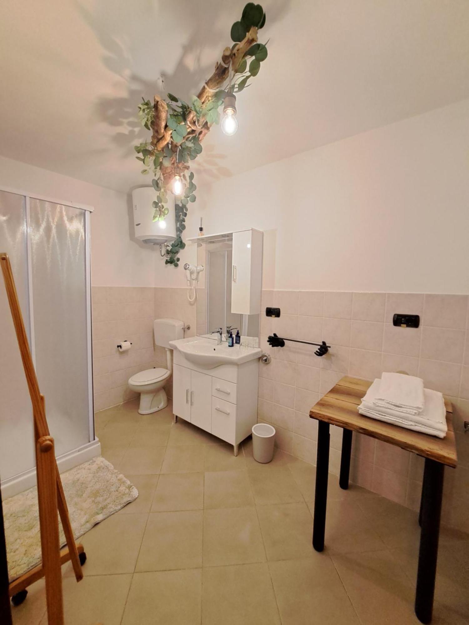 Ca Di Me Villa La Morra Room photo